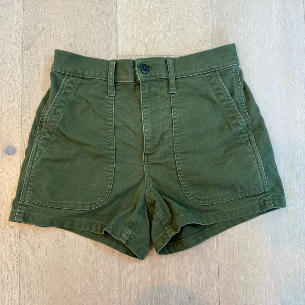 Madewell Cargo Style Shorts - size 25